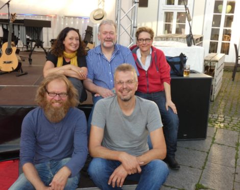 Folkige Balladen und Bossa Nova</br>Gelungener Bühnensommer mit „Cowhouse Projekt“