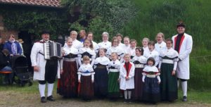 Volkstanzgruppe 23.05.16