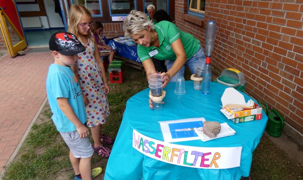 Sommerfest der KitaAlles im Zeichen der kleinen Wasser-Forscher