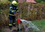 Feuerwehr überprüft Hydranten