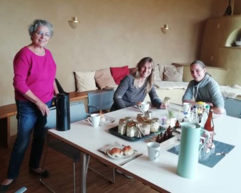 Volksbegehren Artenvielfalt</br>Katja Keul (MdB) besucht das Bienenhaus Schaumburg