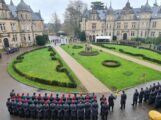 Auflösung und Aufbruch – Appell vor Schloss Bückeburg