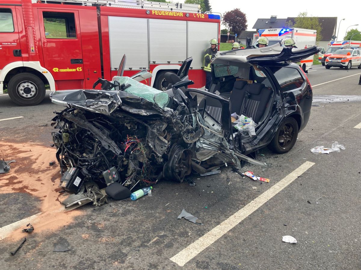 Unfall bei gelben Dauerlicht - Bückeburg-Lokal