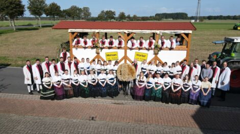 54 Wagen beim Festumzug </br>Dorfjugend feiert grandioses Erntefest