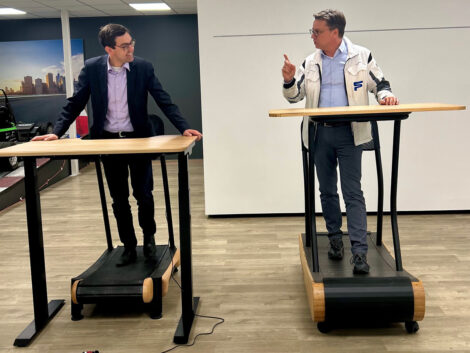 MdL Beck informiert sich bei Forvia über Innovationspartnerschaft mit Walkolution