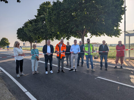 Wiedereröffnung der Bushaltestellen und der neuen Querungshilfe in Scheie