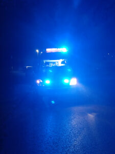 Feuerwehrauto bei Nacht