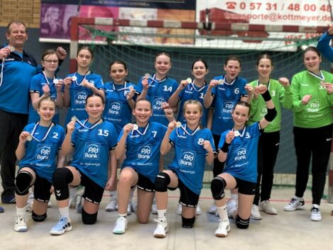 E- und D-Jugend-Mannschaften der Mädchen des TVE Röcke stark im Pokal