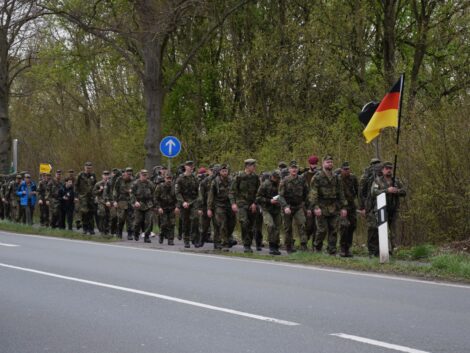 Standort Bückeburg begeht 16K3-Gedenkmarsch mit großer Beteiligung
