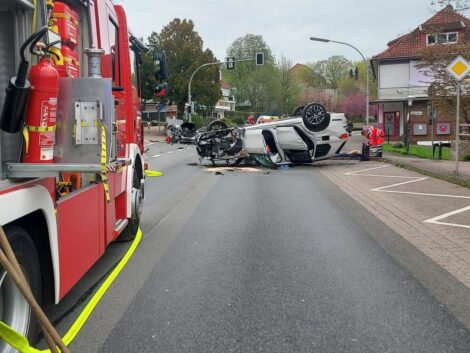 Tödlicher Verkehrsunfall mit 2 PKW in Bad Eilsen – Rettungshubschrauber im Einsatz